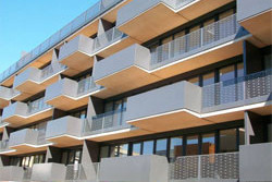 Pulverbeschichtung von Aluminiumelementen für den Balkonbau 